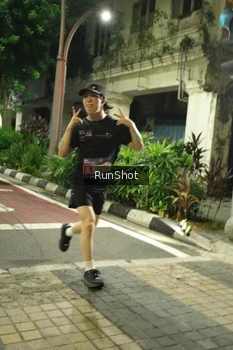 Runner Photo 4205717