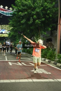 Runner Photo 4205721