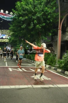 Runner Photo 4205724