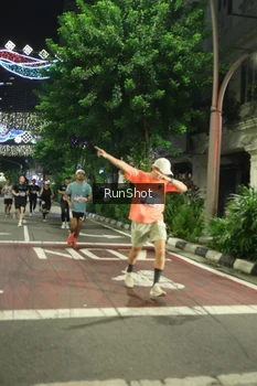 Runner Photo 4205726