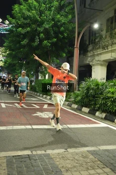 Runner Photo 4205737
