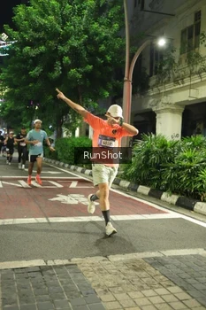 Runner Photo 4205739