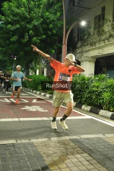 Runner Photo 4205743