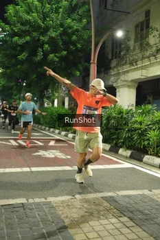 Runner Photo 4205746