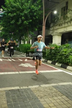 Runner Photo 4205757
