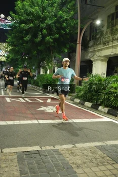 Runner Photo 4205758