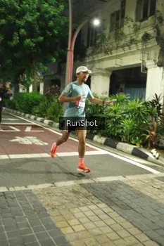 Runner Photo 4205761