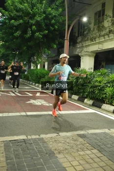 Runner Photo 4205763