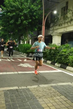 Runner Photo 4205765