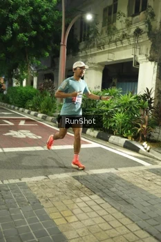 Runner Photo 4205767