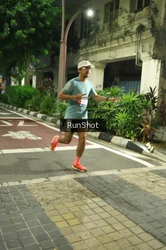 Runner Photo 4205768