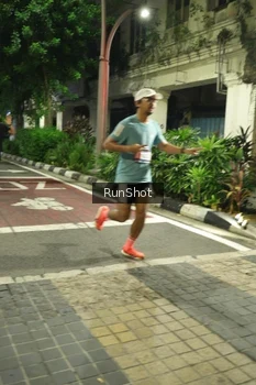 Runner Photo 4205769