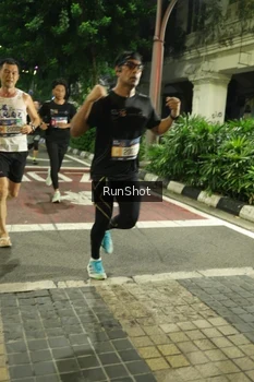 Runner Photo 4205837