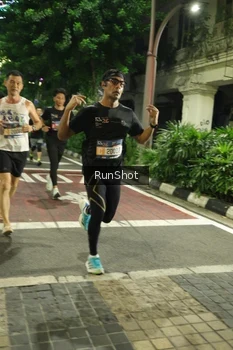 Runner Photo 4205844