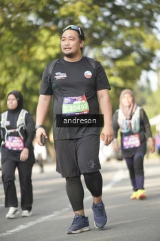 Runner Photo 4205855
