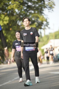 Runner Photo 4205902