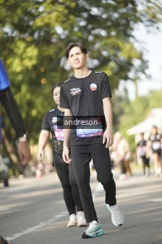 Runner Photo 4205909