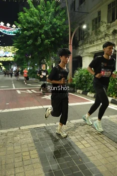 Runner Photo 4205925