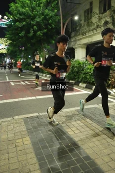Runner Photo 4205937