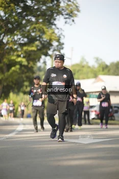 Runner Photo 4205951