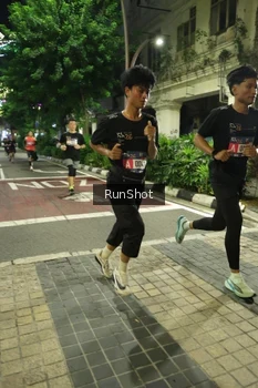 Runner Photo 4205957