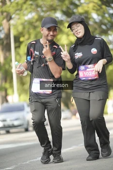 Runner Photo 4205975