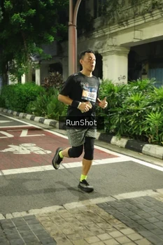 Runner Photo 4205976
