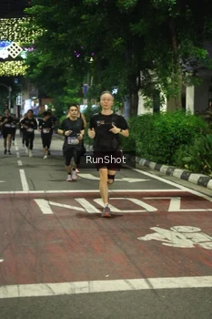 Runner Photo 4206064