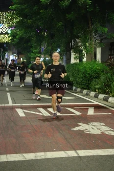 Runner Photo 4206065