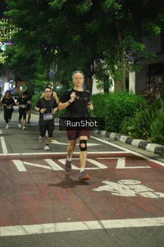 Runner Photo 4206068