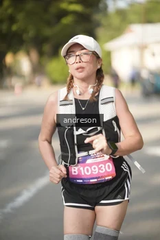 Runner Photo 4206070
