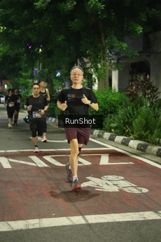 Runner Photo 4206075