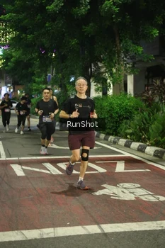 Runner Photo 4206076