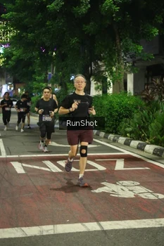 Runner Photo 4206077