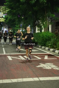 Runner Photo 4206078