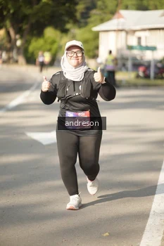 Runner Photo 4206079