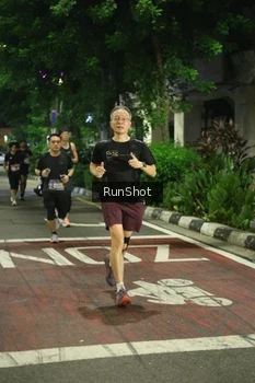 Runner Photo 4206080