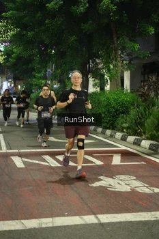 Runner Photo 4206081