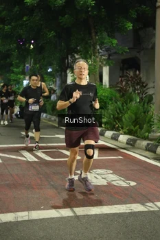 Runner Photo 4206093