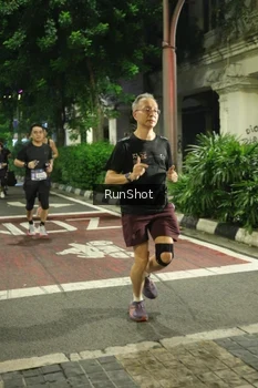 Runner Photo 4206124