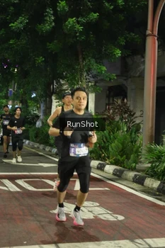 Runner Photo 4206141