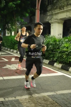 Runner Photo 4206150