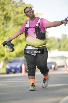 Runner Photo 4206155
