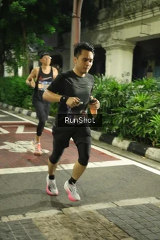 Runner Photo 4206160