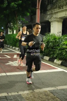 Runner Photo 4206161