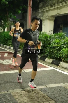 Runner Photo 4206165