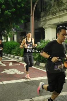 Runner Photo 4206168