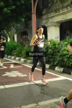 Runner Photo 4206173