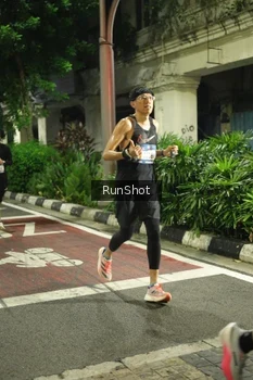 Runner Photo 4206181