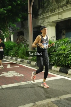 Runner Photo 4206188